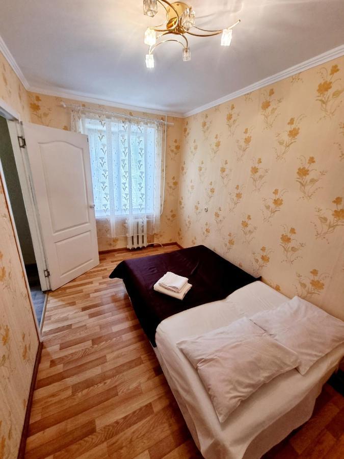 2-Кімнатна Квартира У Центрі На Олександра Поля, Шпиталь, 16Лікарня Dnipro Esterno foto