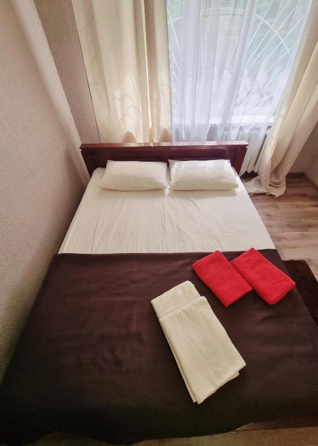 2-Кімнатна Квартира У Центрі На Олександра Поля, Шпиталь, 16Лікарня Dnipro Esterno foto